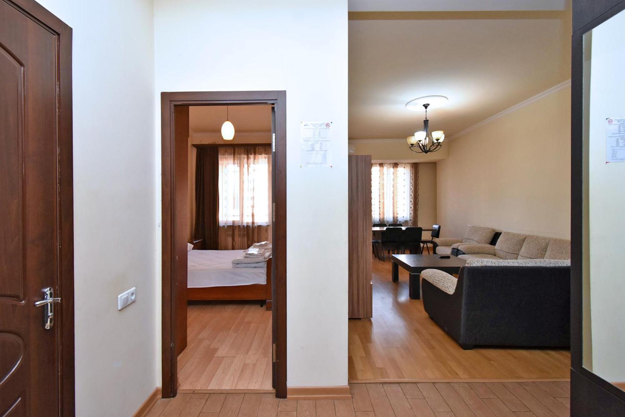 Rent Inn Yerevan On Buzand Street Dış mekan fotoğraf